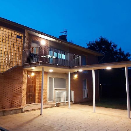 Apartamentos la Francesa Santa Pau Bagian luar foto