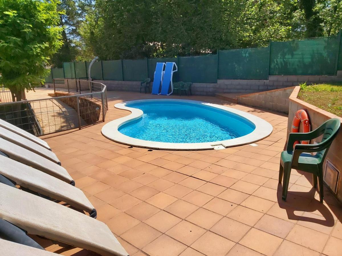 Apartamentos la Francesa Santa Pau Bagian luar foto
