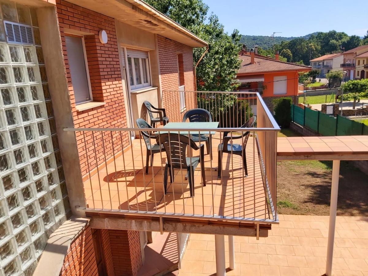 Apartamentos la Francesa Santa Pau Bagian luar foto