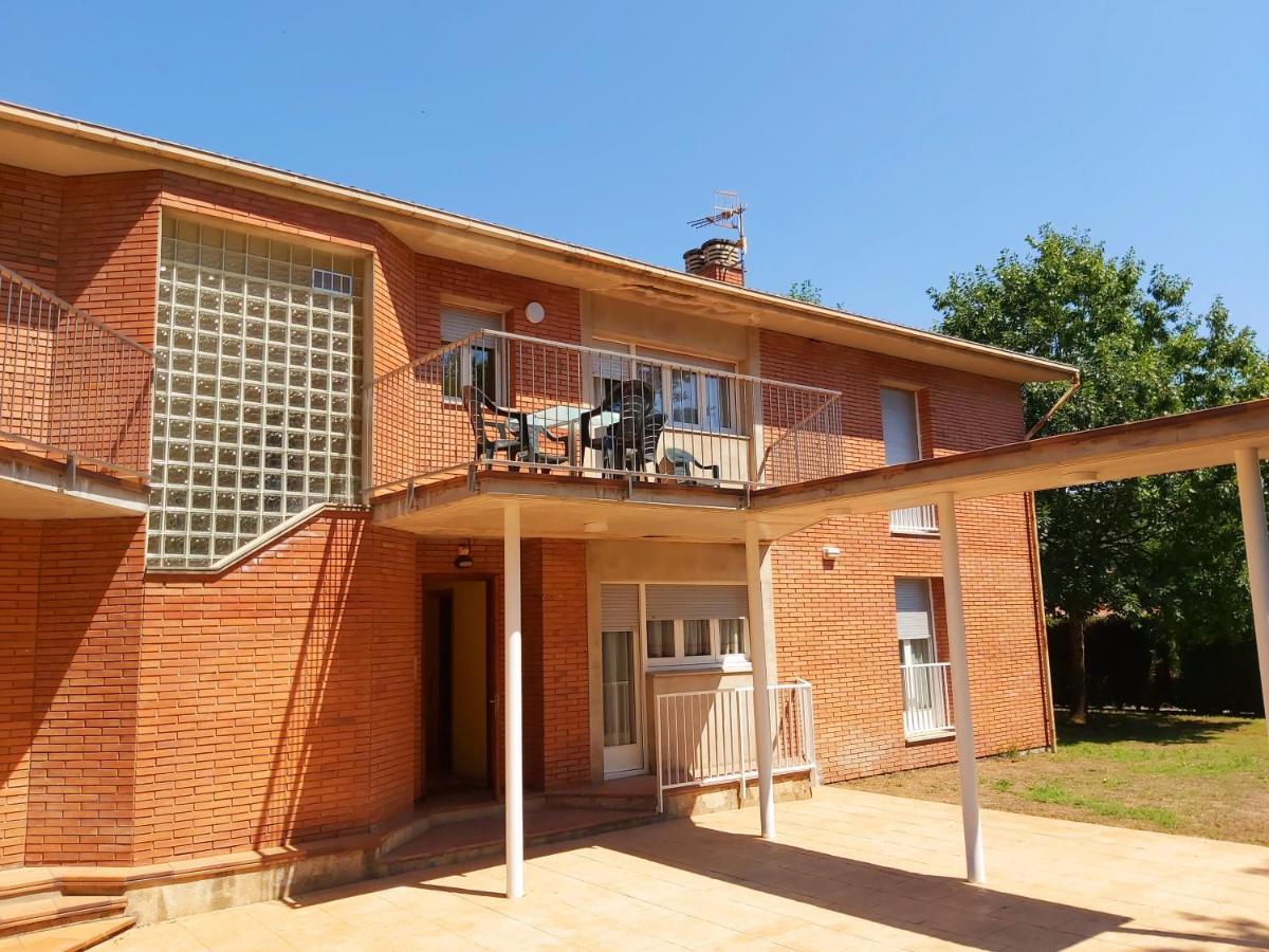 Apartamentos la Francesa Santa Pau Bagian luar foto
