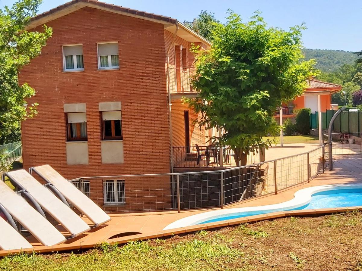 Apartamentos la Francesa Santa Pau Bagian luar foto