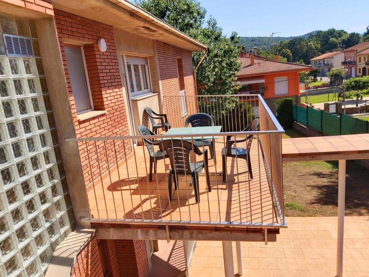 Apartamentos la Francesa Santa Pau Bagian luar foto