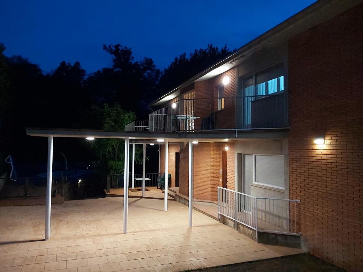 Apartamentos la Francesa Santa Pau Bagian luar foto