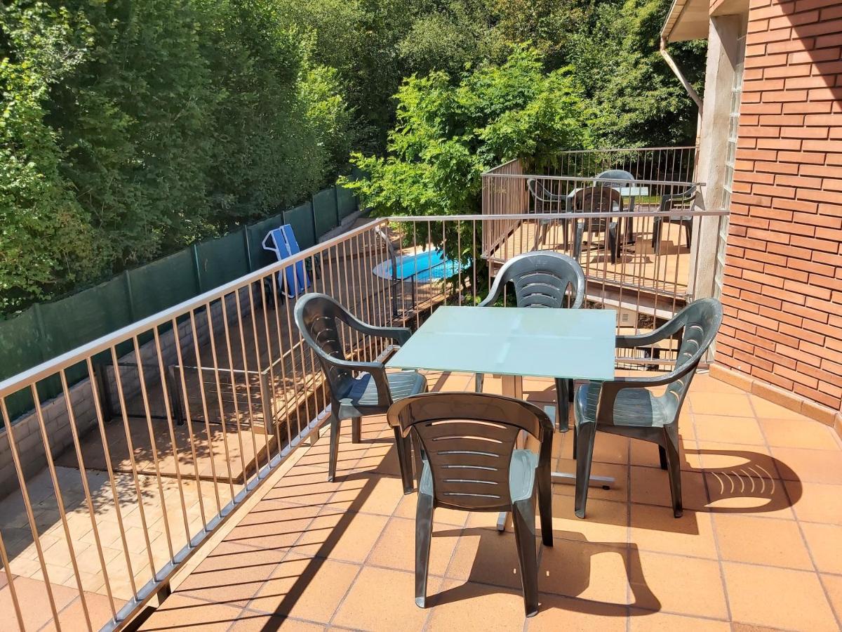 Apartamentos la Francesa Santa Pau Bagian luar foto