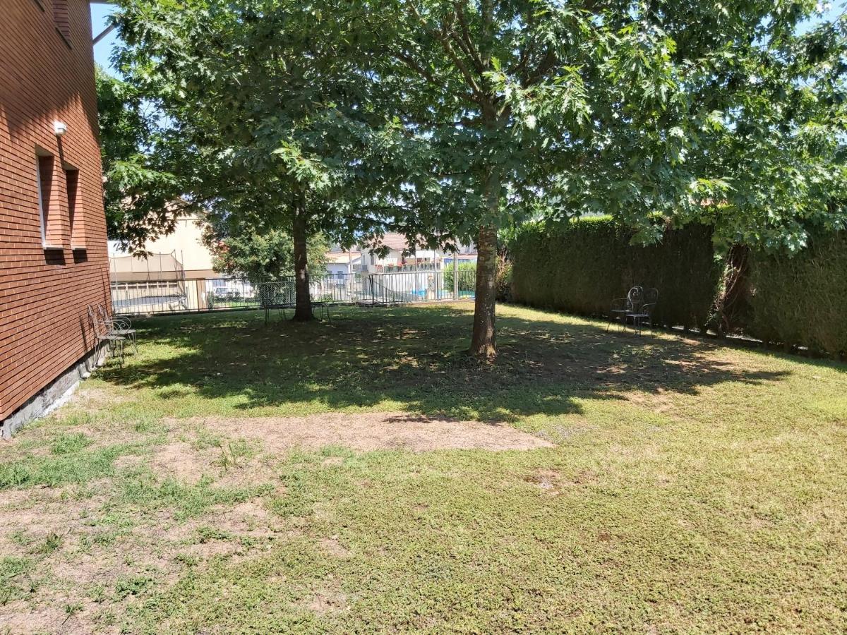 Apartamentos la Francesa Santa Pau Bagian luar foto