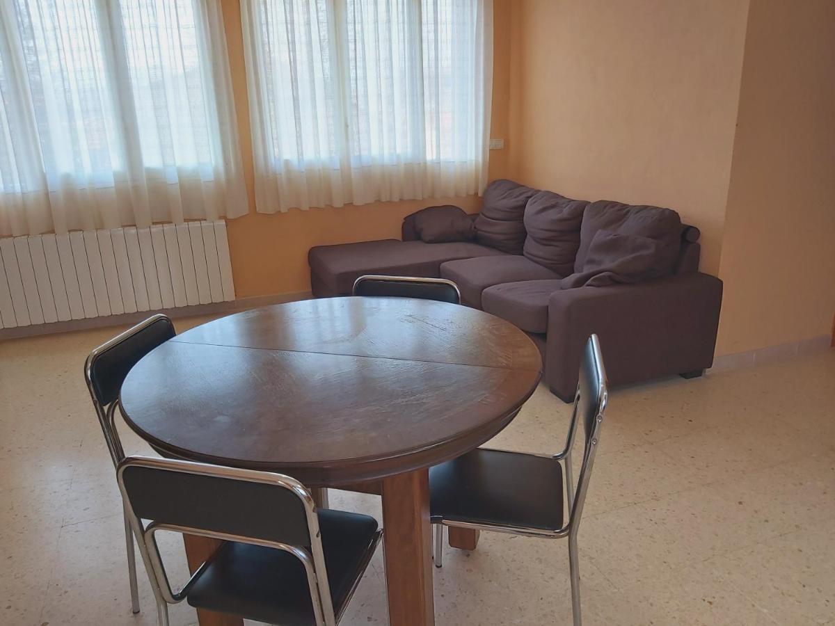 Apartamentos la Francesa Santa Pau Bagian luar foto